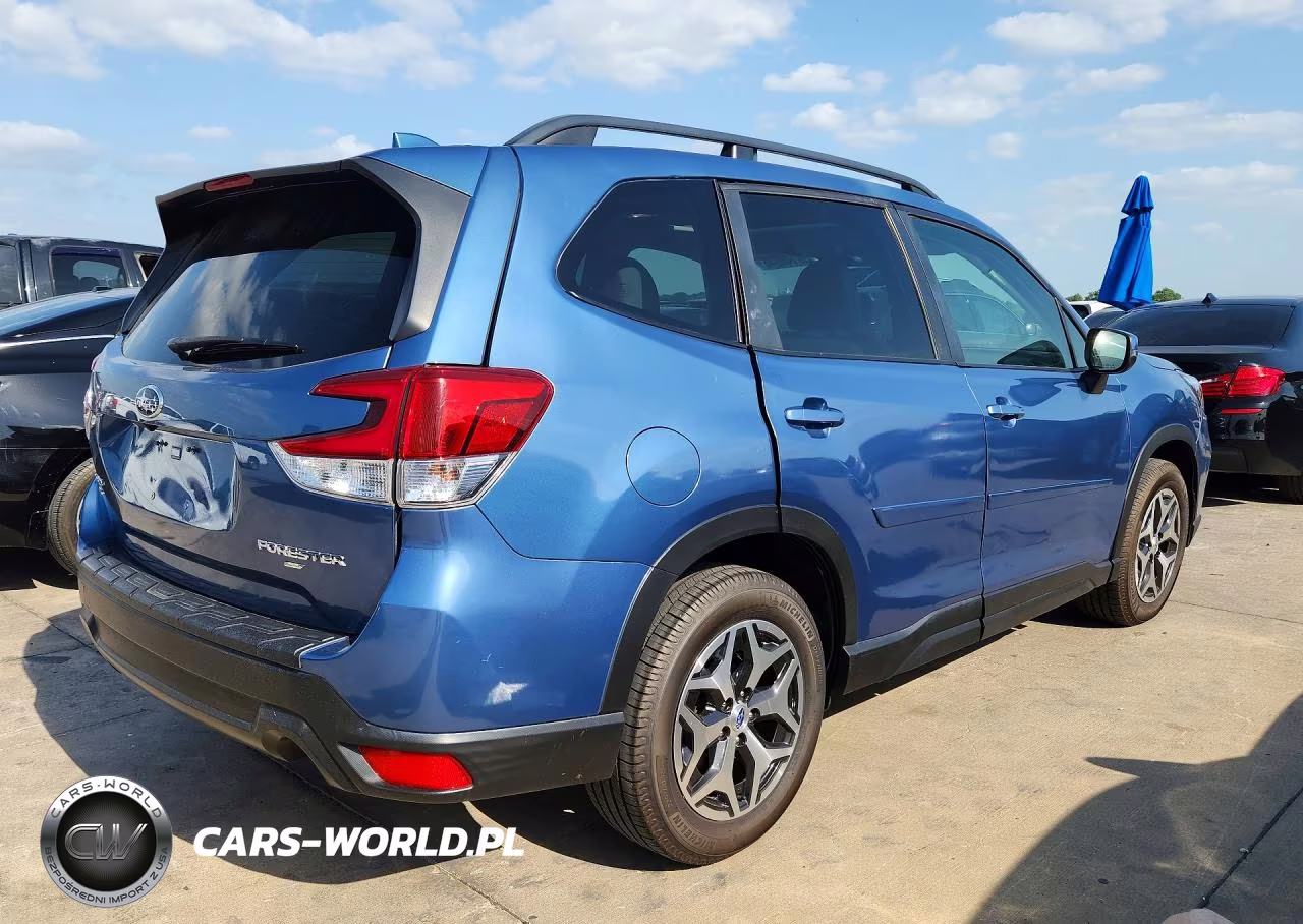 2020 Subaru Forester Premium VIN:JF2SKAJC0LH417207 - 3