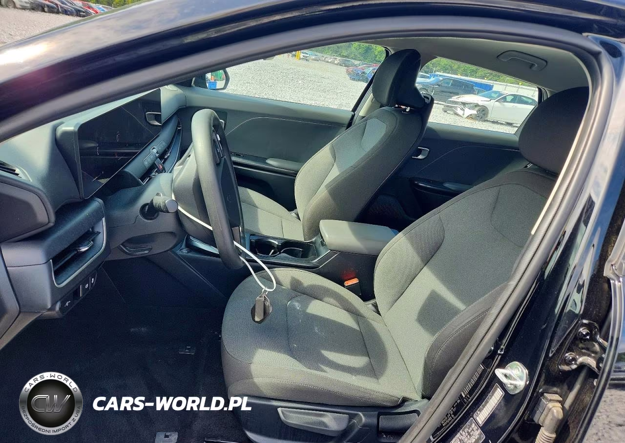 2025 Kia K4 Lxs VIN:3KPFT4DE8SE060360 - 7