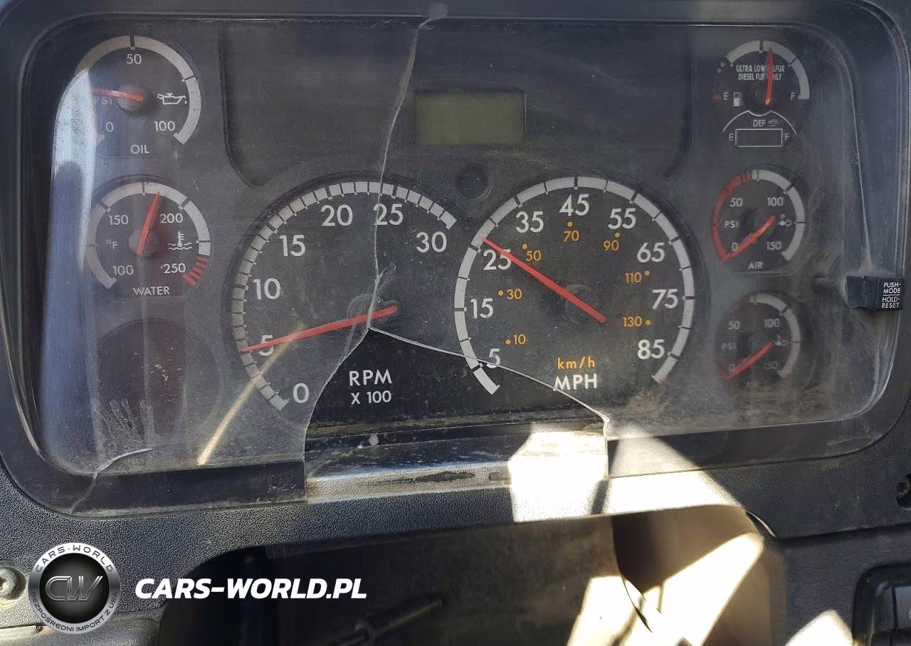 2011 Freightliner Cascadia Roll-Off Container Truck VIN:1FUJGEDV6BSAX7106 - 8