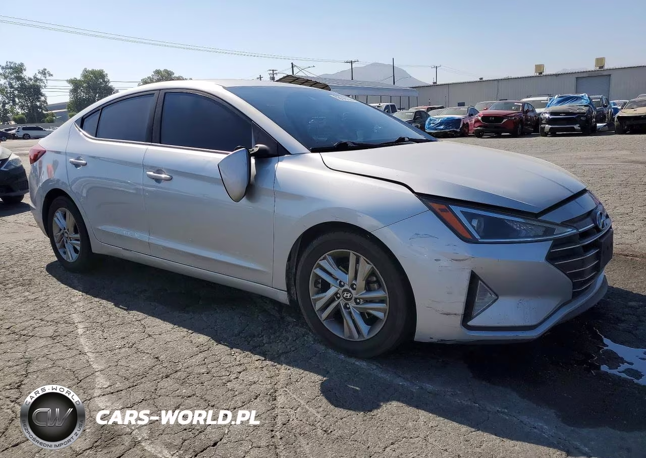 2019 Hyundai Elantra Sel VIN:5NPD84LF5KH449519 - 4