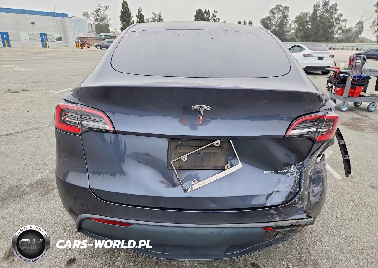 2020 Tesla Model Y VIN:5YJYGDEE3LF055008 - 6