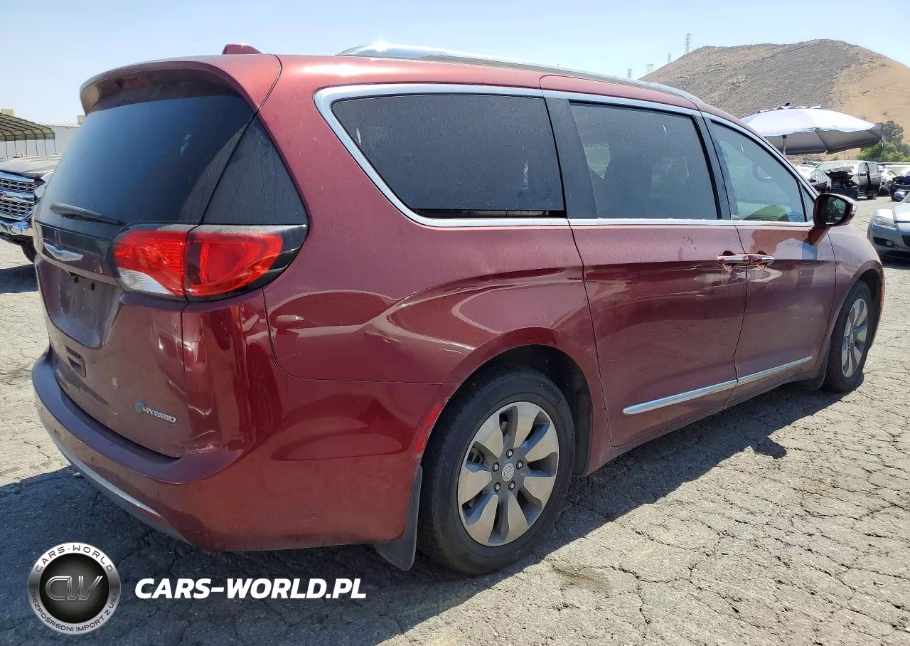 2017 Chrysler Pacifica Ehybrid Platinum VIN:2C4RC1N73HR684991 - 3