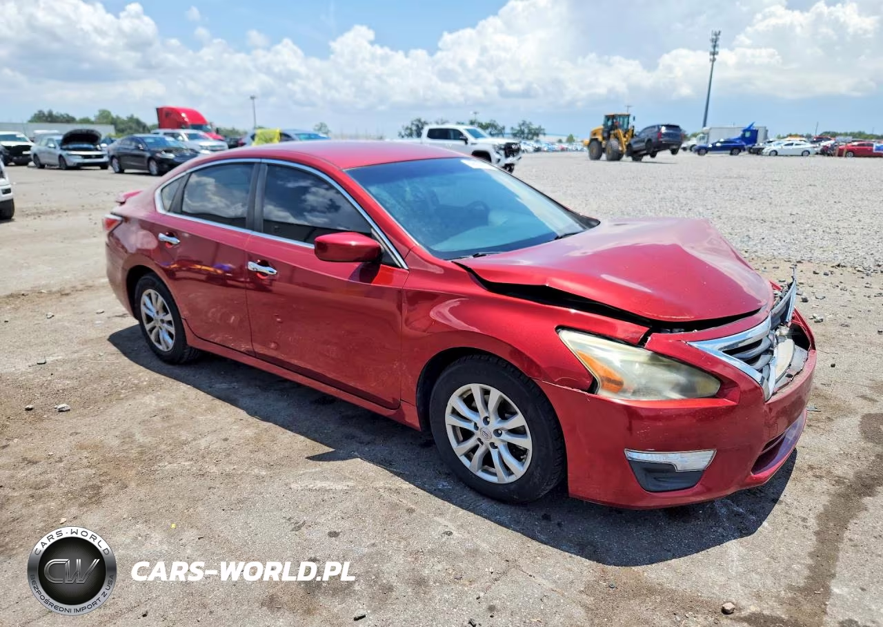 2014 Nissan Altima 2.5 S VIN:1N4AL3AP1EN381317 - 4