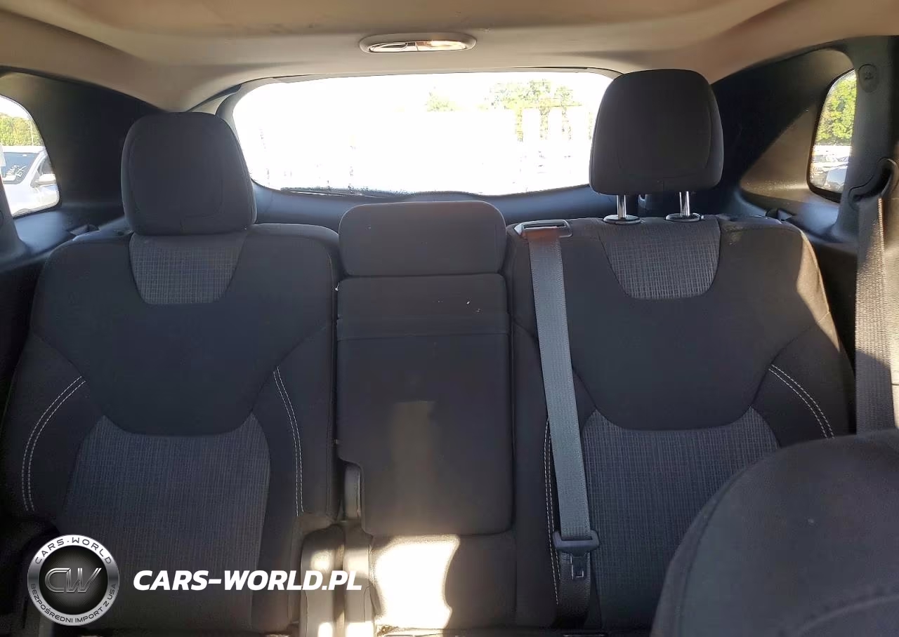 2015 Jeep Cherokee Latitude VIN:1C4PJMCSXFW606511 - 10