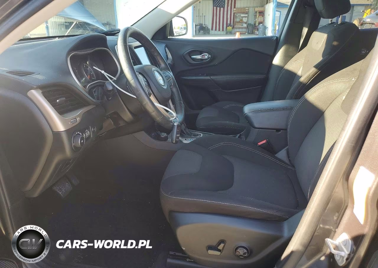 2015 Jeep Cherokee Latitude VIN:1C4PJMCSXFW606511 - 7