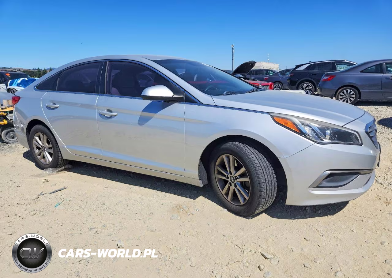 2016 Hyundai Sonata Se VIN:5NPE24AF4GH341182 - 4