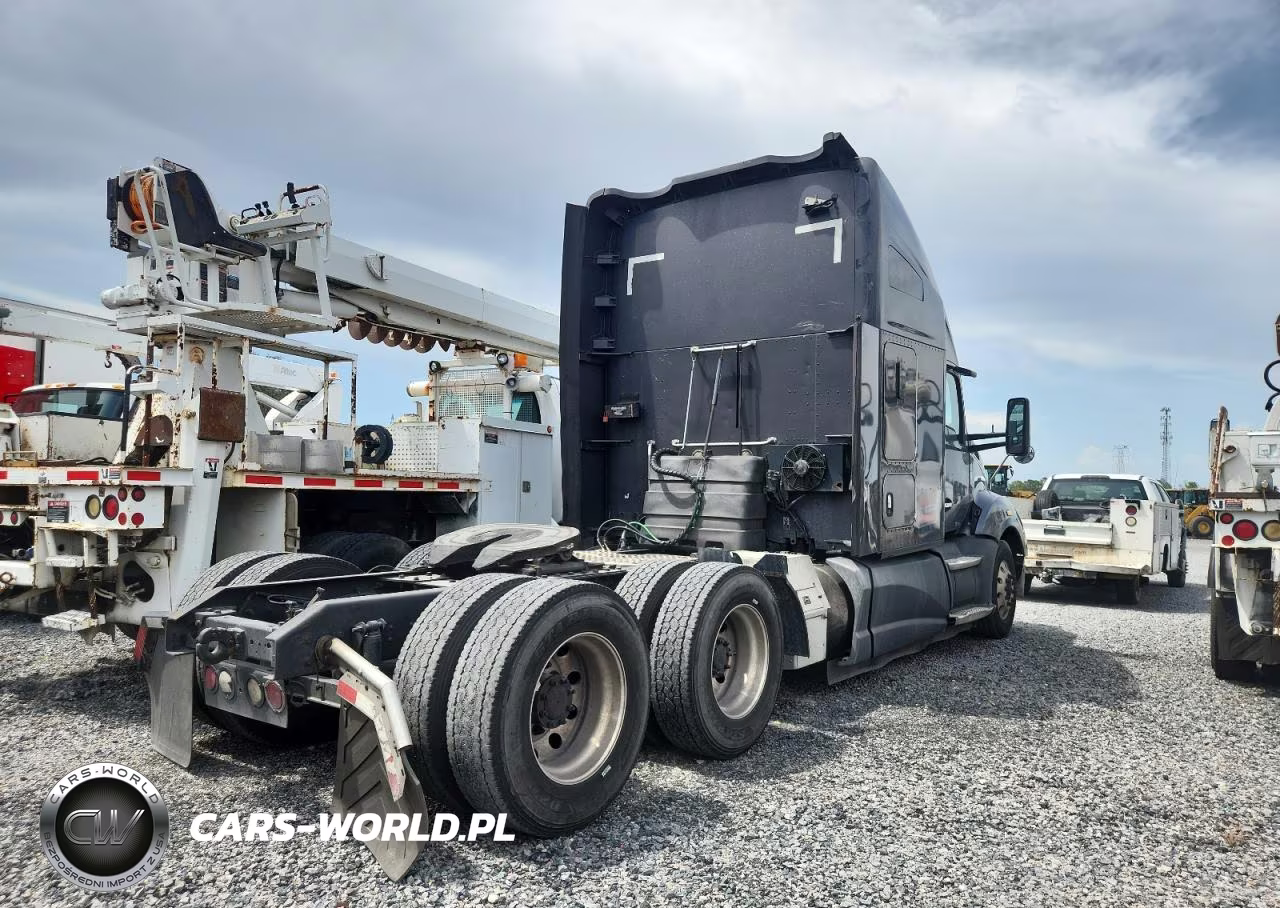 2014 Kenworth Construction T680 VIN:1XKYDP9X5EJ400996 - 4
