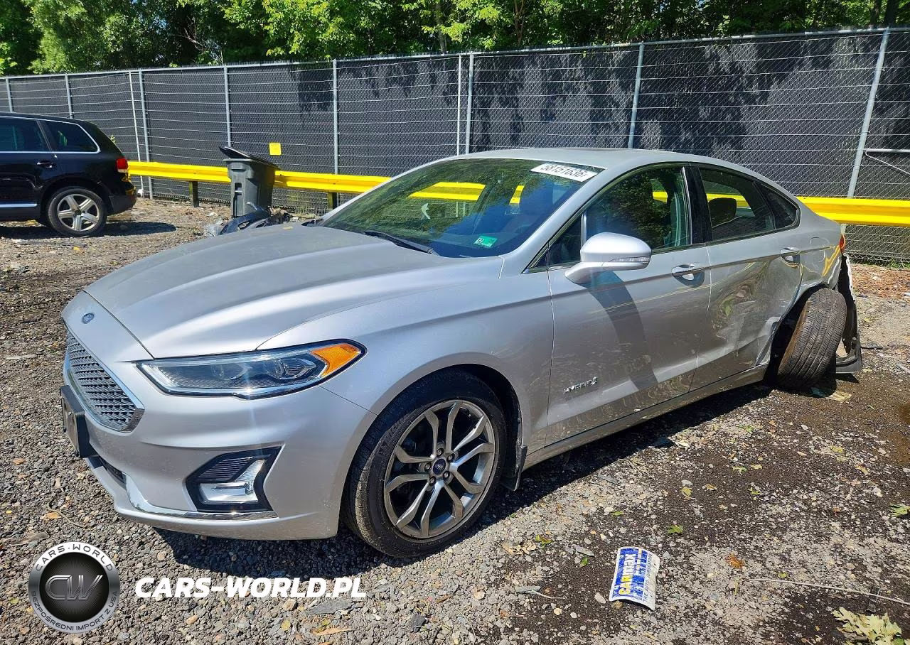 2019 Ford Fusion Titanium – zdjęcie 1 z 12