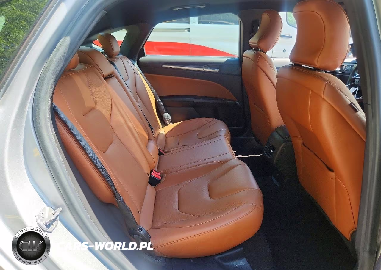 2019 Ford Fusion Titanium VIN:3FA6P0RU4KR147023 - 10