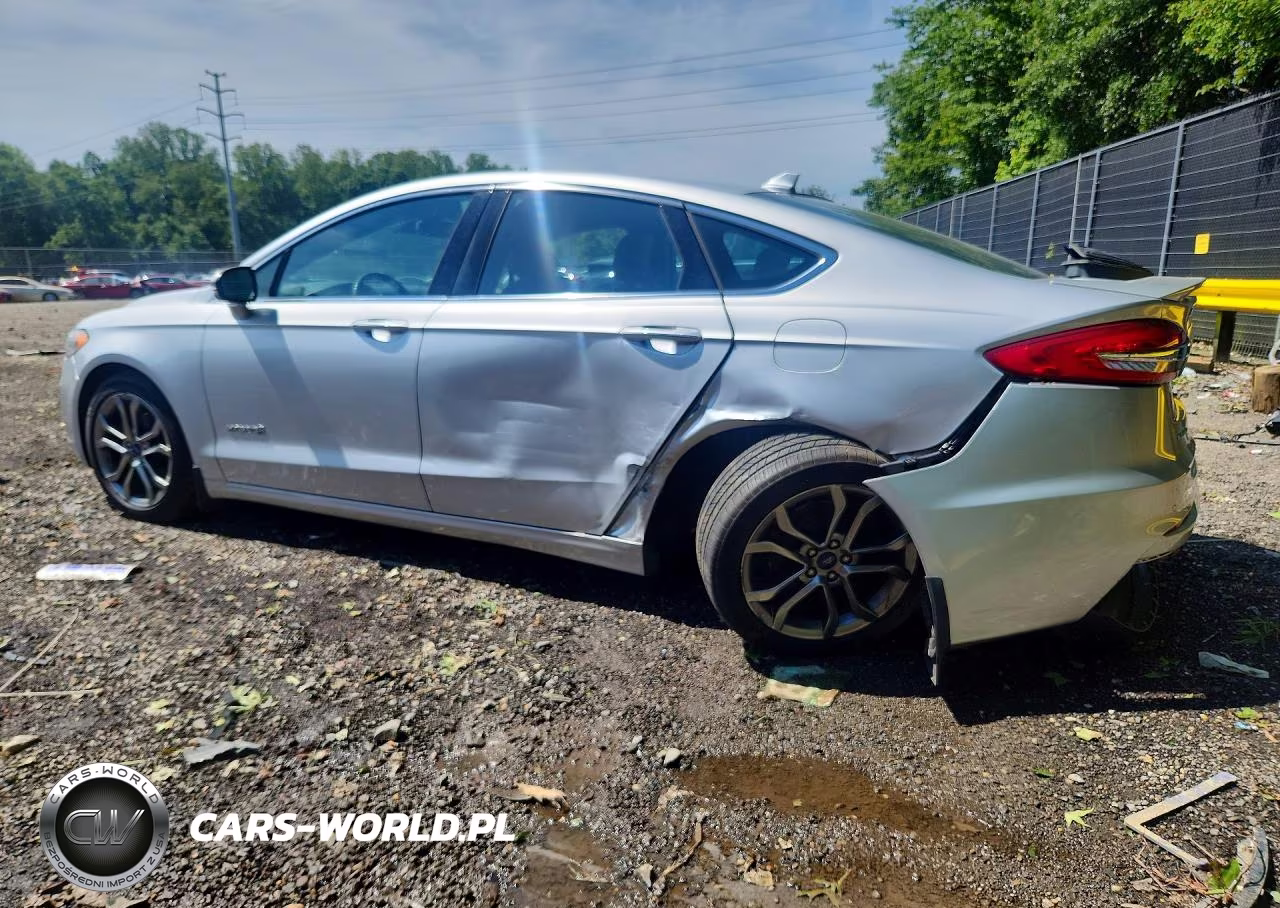 2019 Ford Fusion Titanium VIN:3FA6P0RU4KR147023 - 2