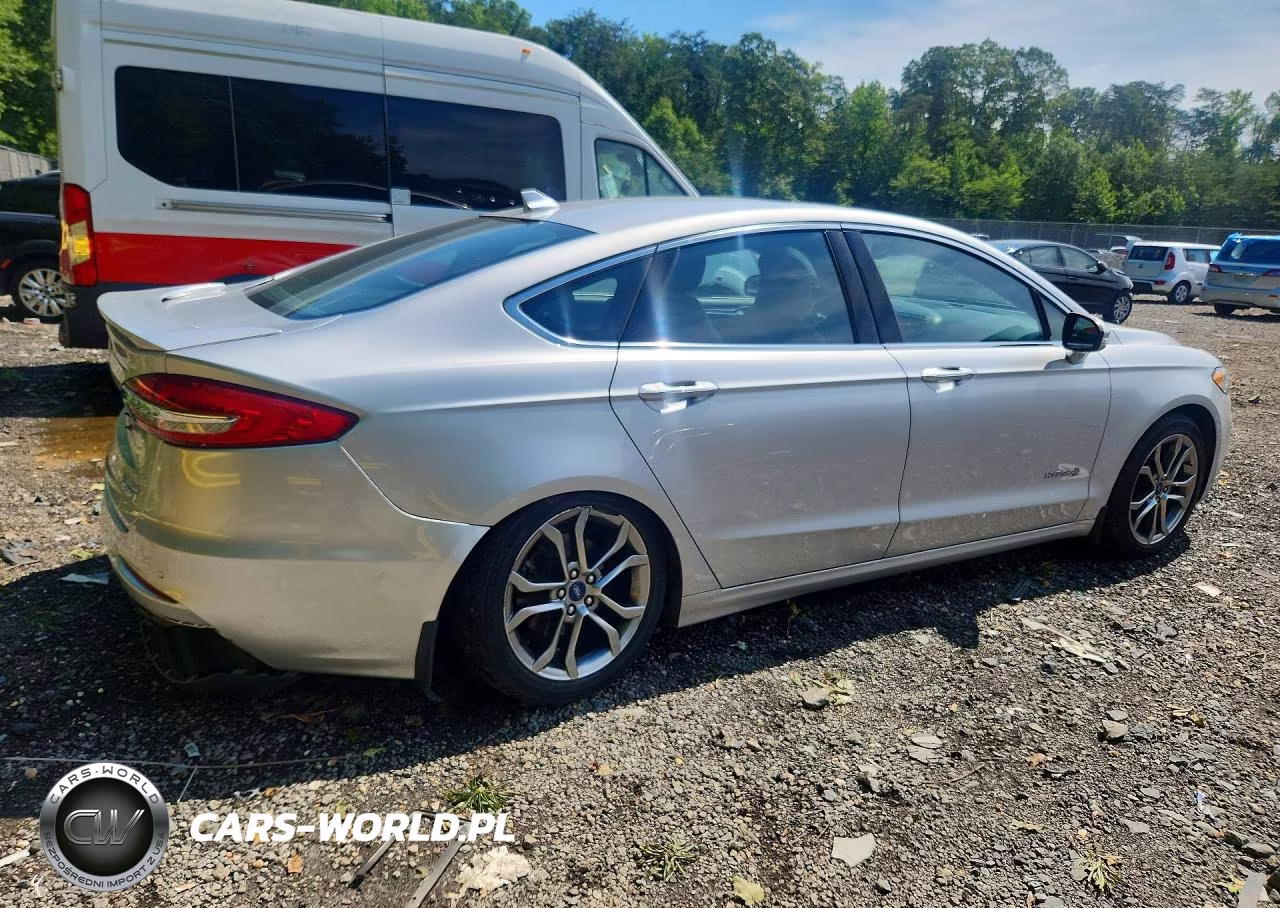 2019 Ford Fusion Titanium VIN:3FA6P0RU4KR147023 - 3