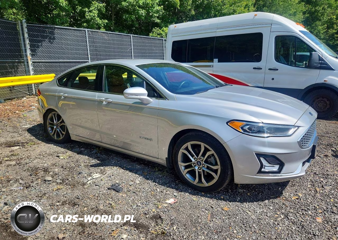 2019 Ford Fusion Titanium VIN:3FA6P0RU4KR147023 - 4
