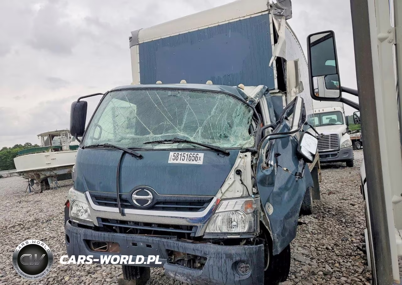 2020 Hino 195 Box Truck