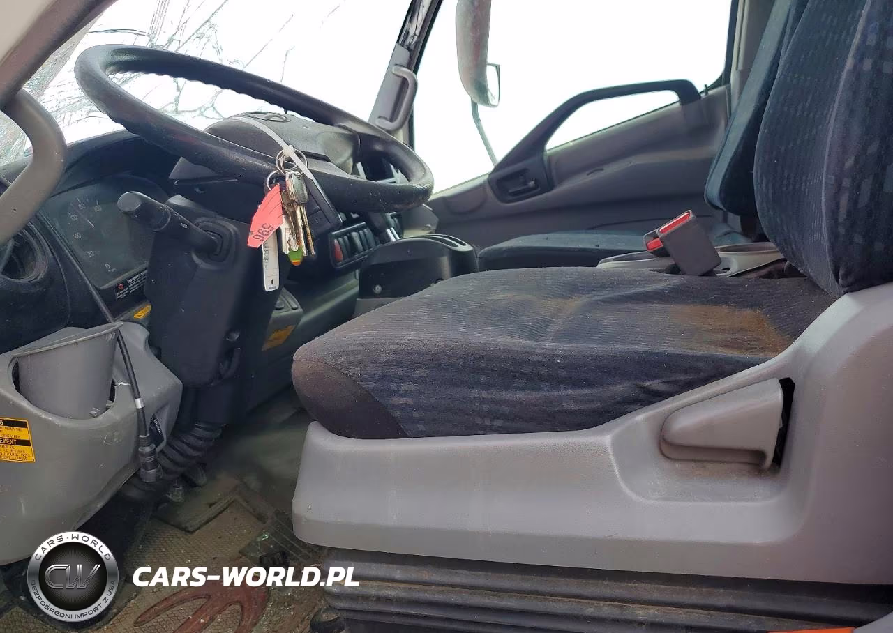 2020 Hino 195 Box Truck VIN:JHHRDM2H4LK009571 - 7