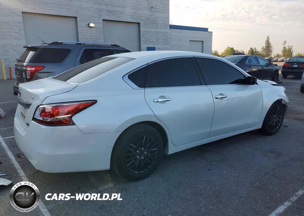 2014 Nissan Altima 2.5 S VIN:1N4AL3AP2EC319811 - 3