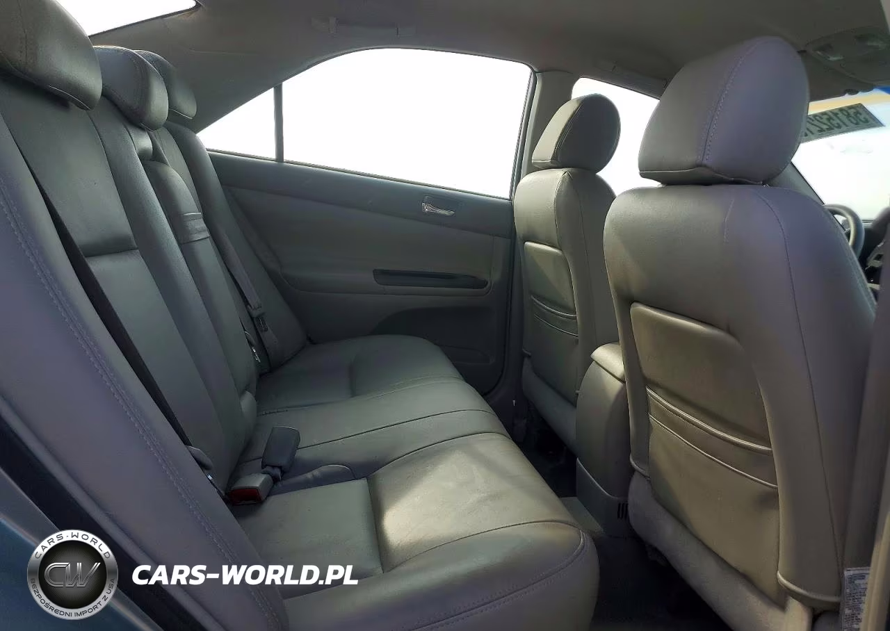 2005 Toyota Camry Le VIN:4T1BE32K45U517937 - 10