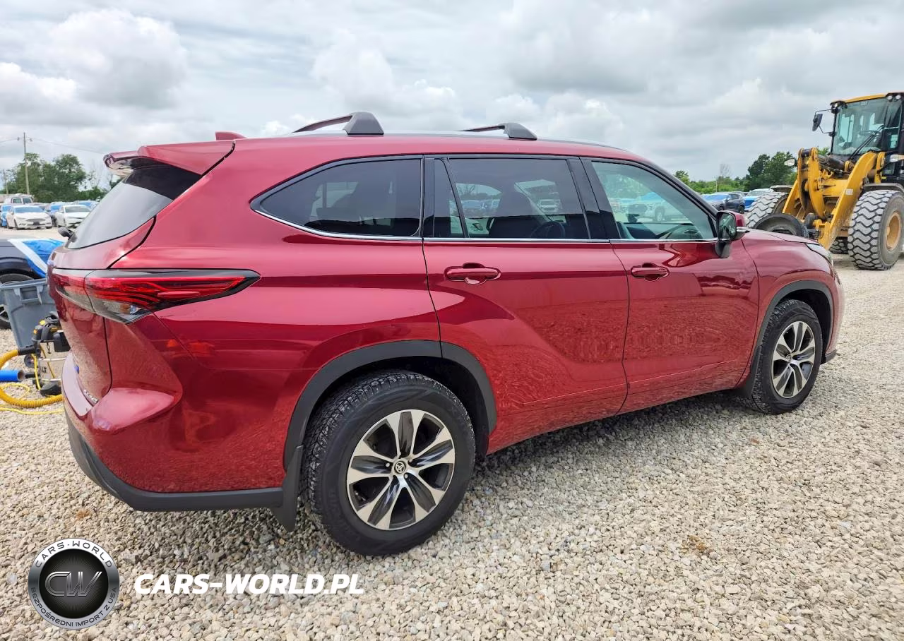 2022 Toyota Highlander Xle VIN:5TDHZRBH9NS561768 - 3