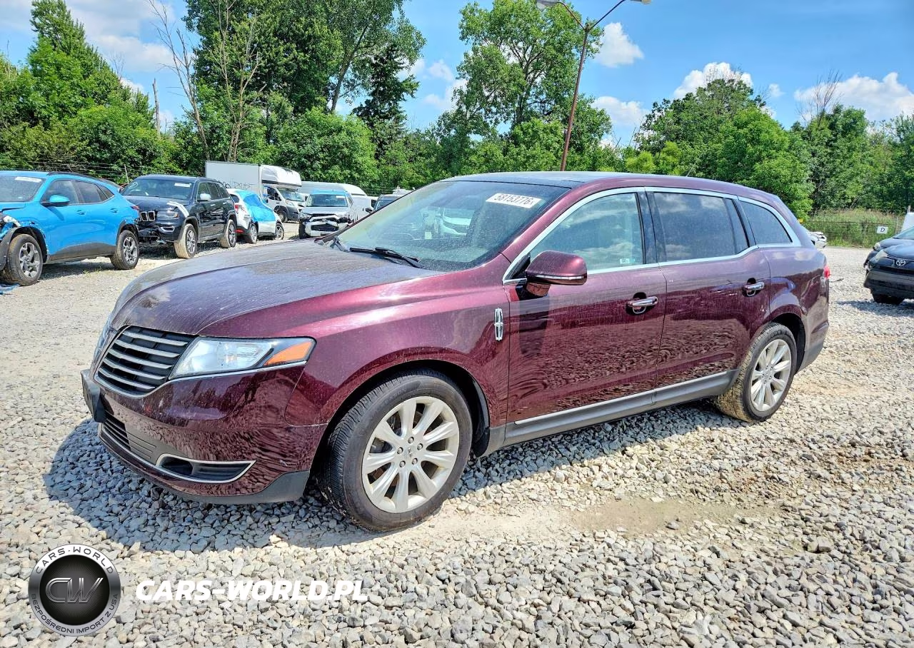 2018 Lincoln Mkt – zdjęcie 1 z 13