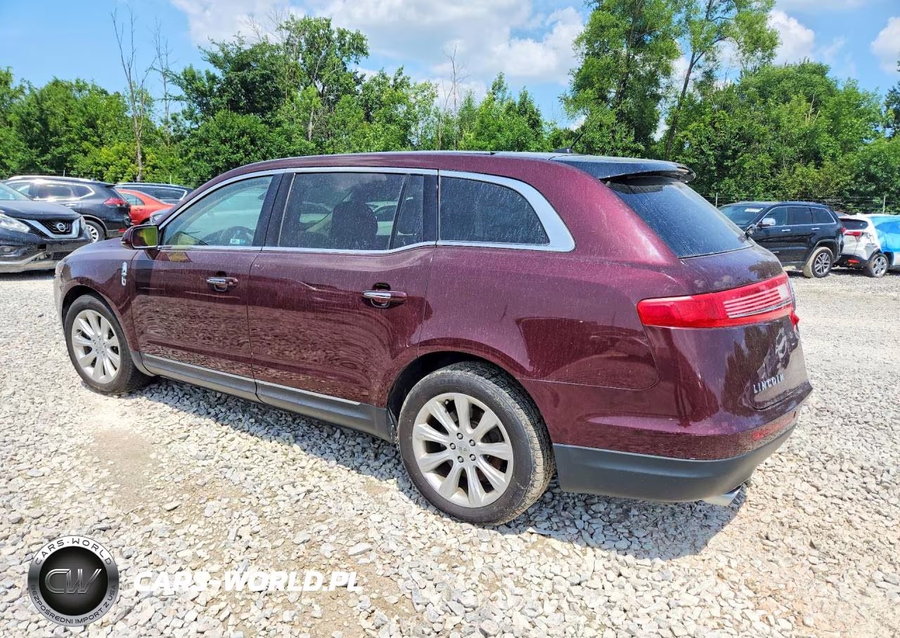 2018 Lincoln Mkt VIN:2LMHJ5AT2JBL01102 - 2