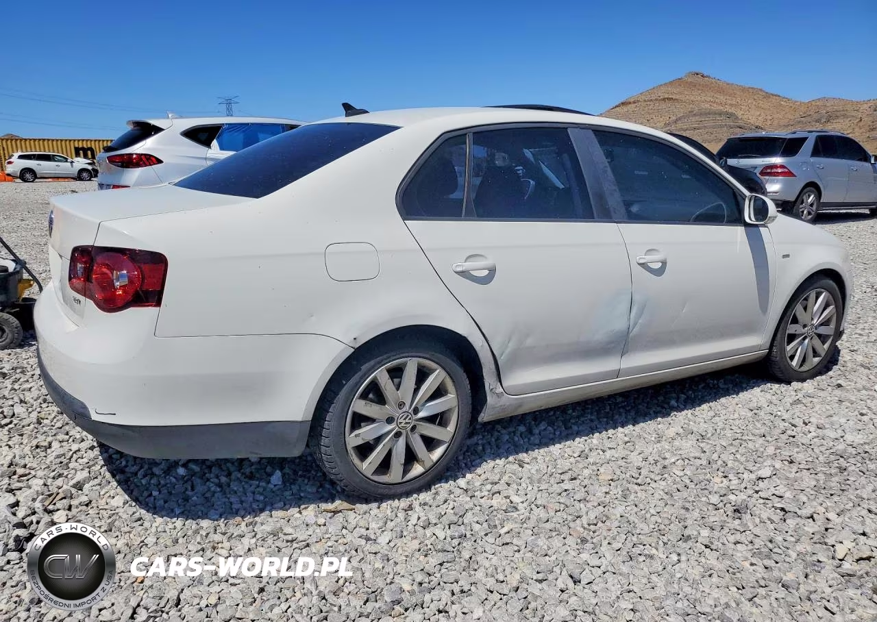 2010 Volkswagen Jetta Wolfsburg VIN:3VWRJ7AJXAM076065 - 3