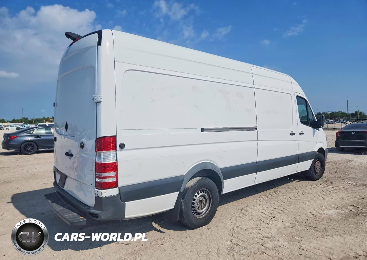 2018 Mercedes-Benz Sprinter 2500 VIN:WD3PE8CD2JP588399 - 3