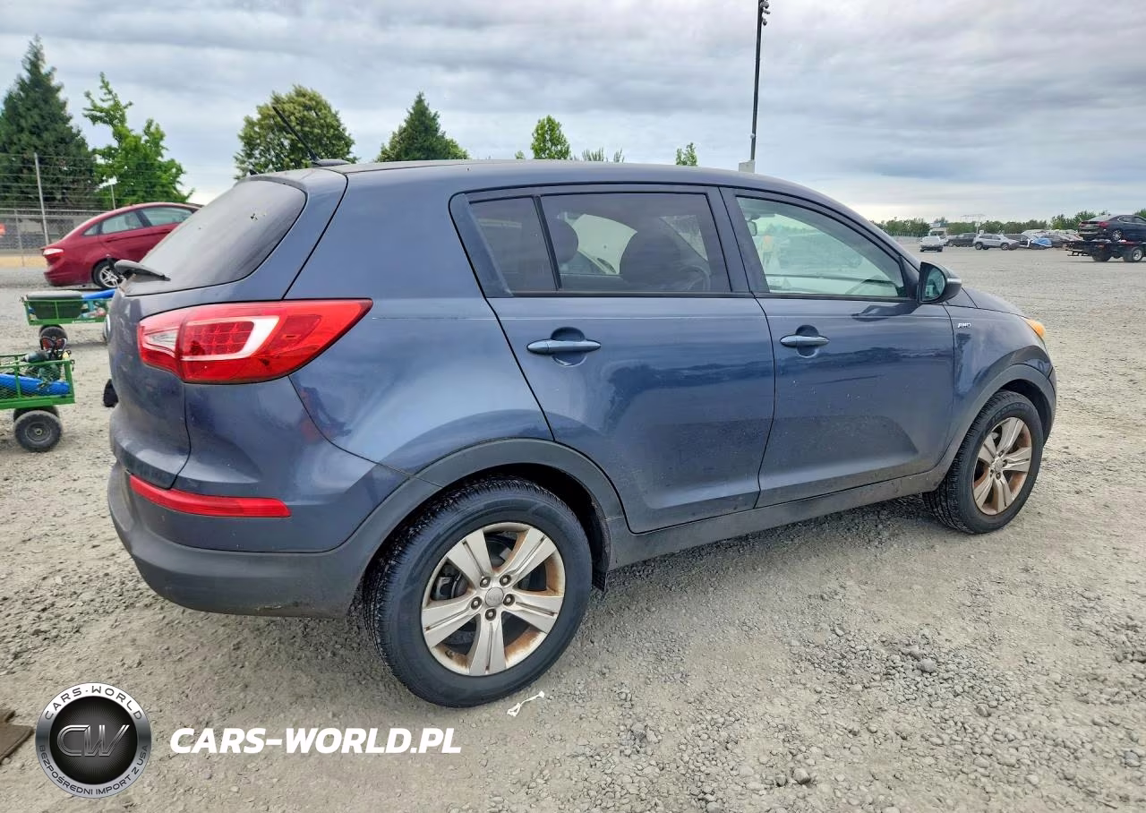 2013 Kia Sportage Lx VIN:KNDPBCA26D7466944 - 3