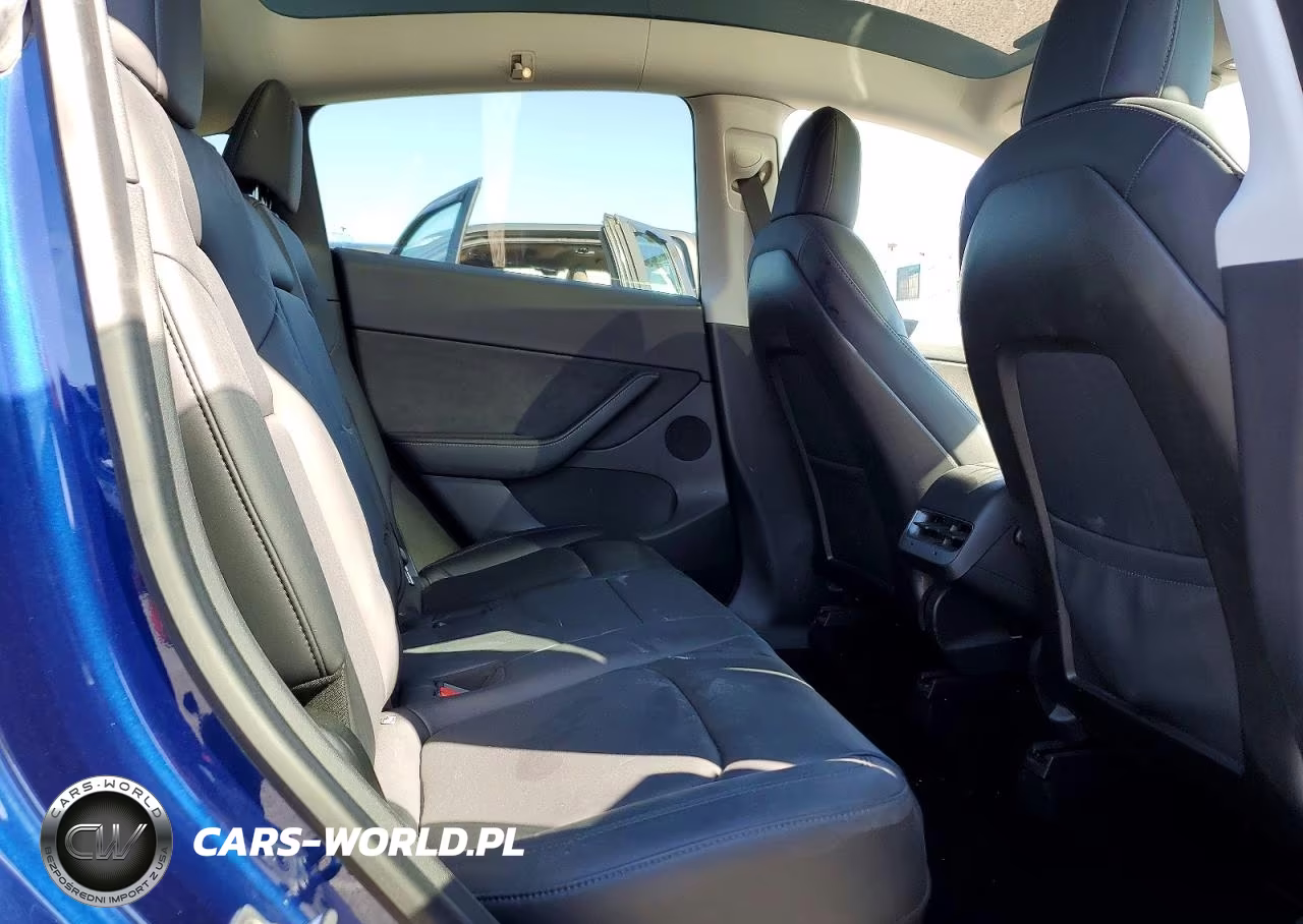 2020 Tesla Model Y VIN:5YJYGDEF6LF018575 - 10