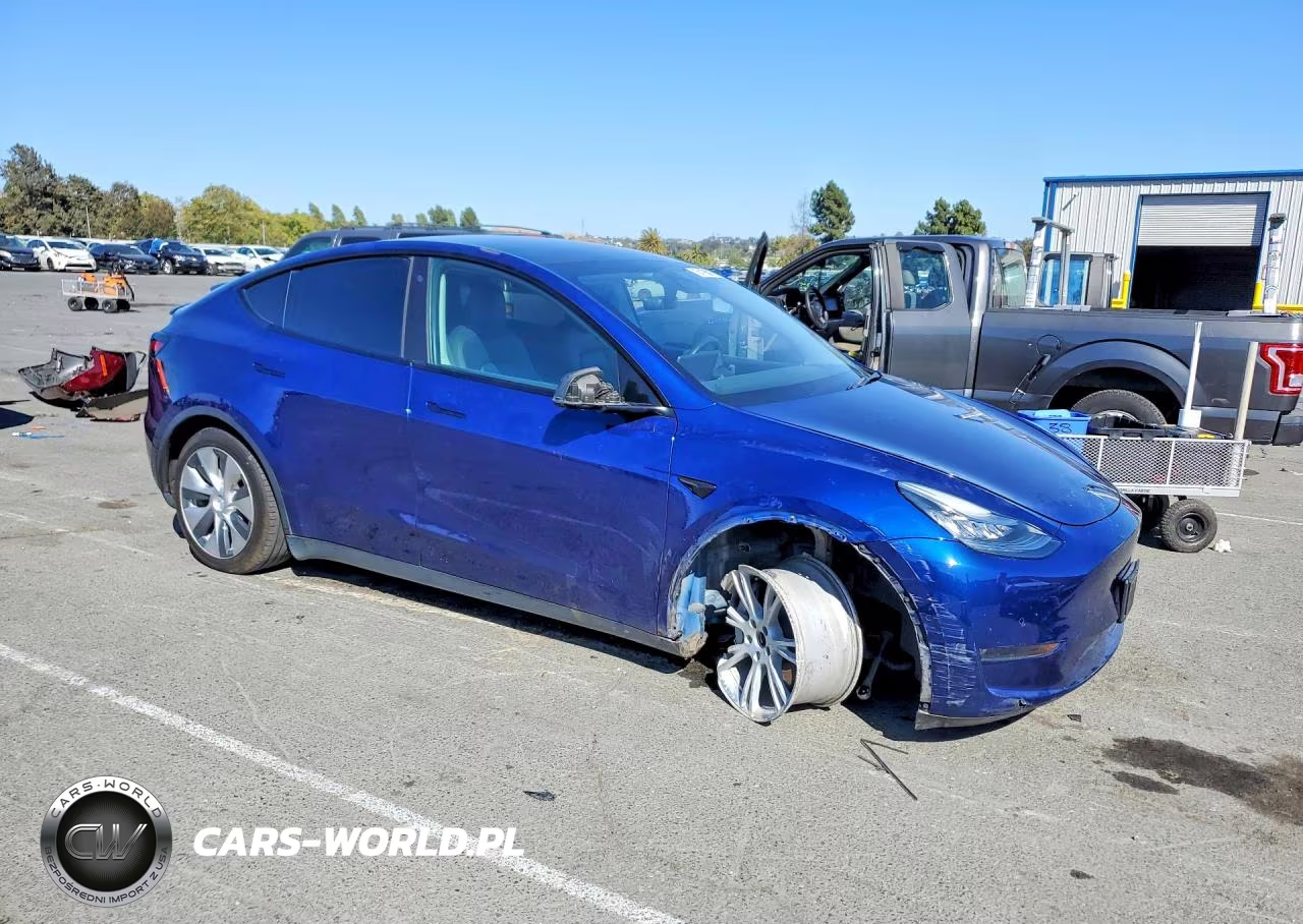 2020 Tesla Model Y VIN:5YJYGDEF6LF018575 - 4