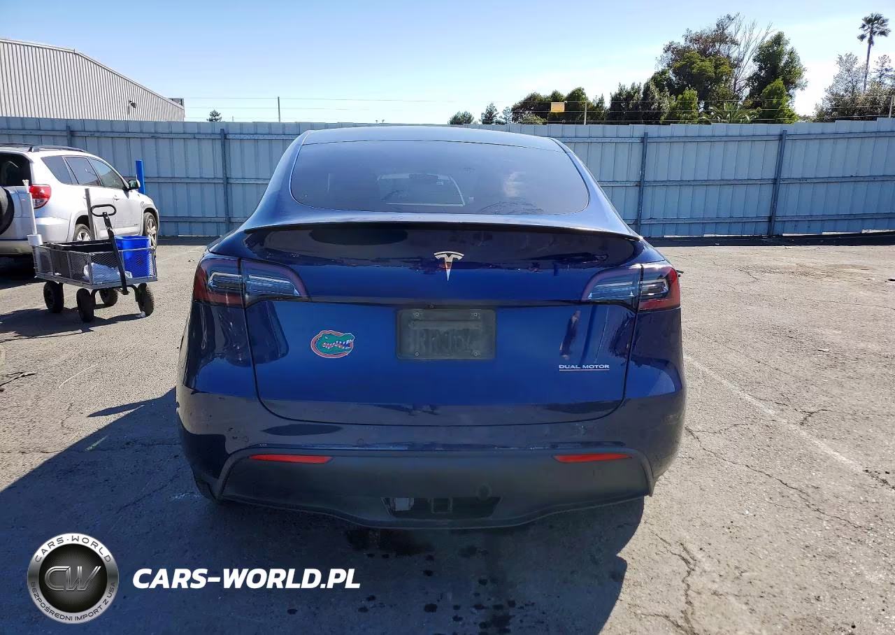 2020 Tesla Model Y VIN:5YJYGDEF6LF018575 - 6