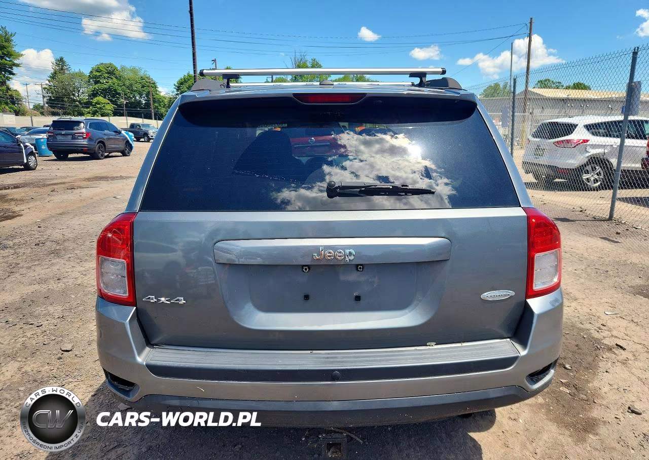 2013 Jeep Compass Latitude VIN:1C4NJDEB3DD253414 - 6