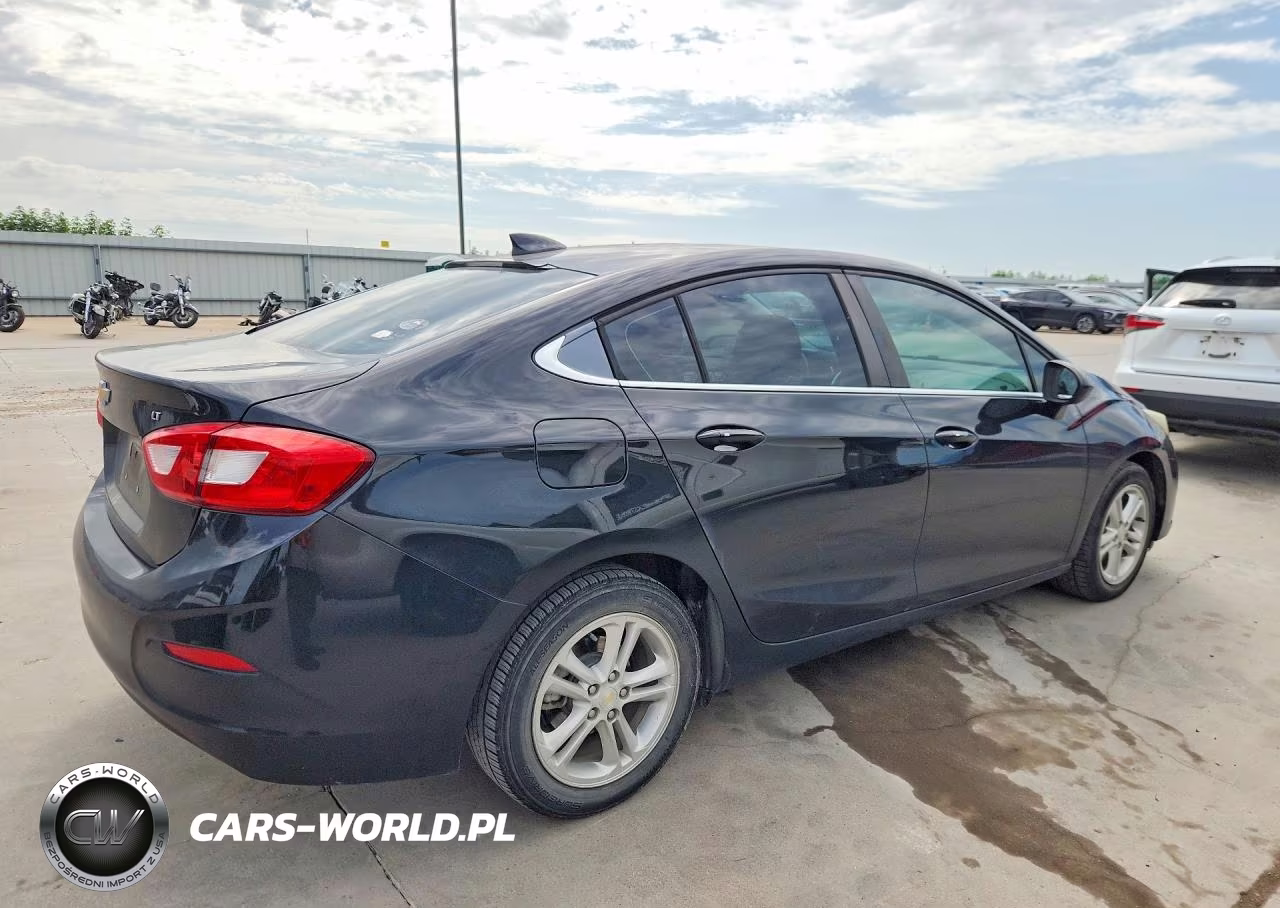 2018 Chevrolet Cruze Lt VIN:1G1BE5SM5J7214264 - 3