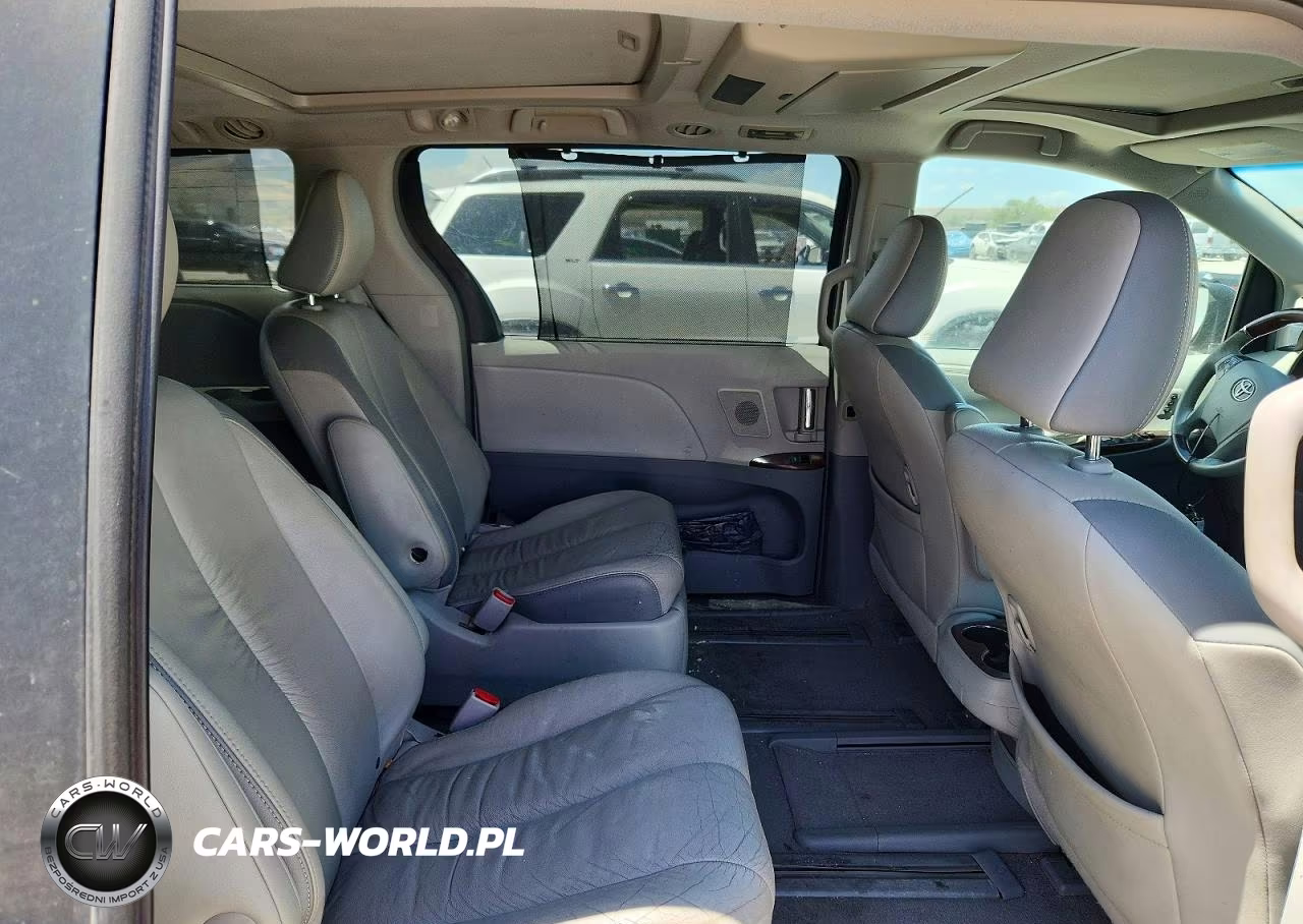 2011 Toyota Sienna Limited 7-Passenger VIN:5TDDK3DC2BS010367 - 11