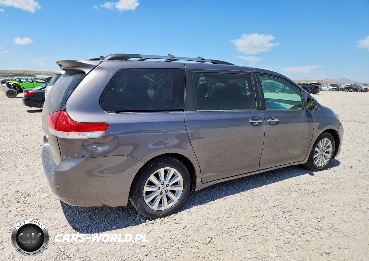 2011 Toyota Sienna Limited 7-Passenger VIN:5TDDK3DC2BS010367 - 3