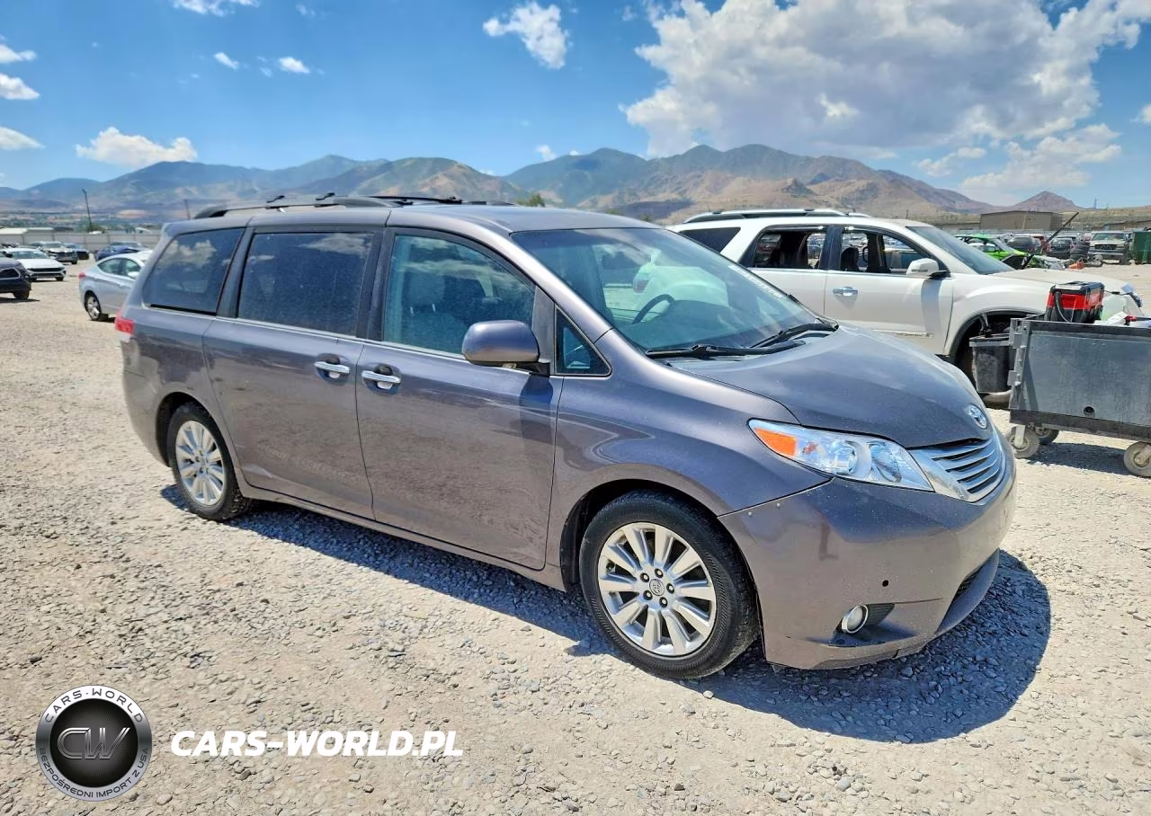 2011 Toyota Sienna Limited 7-Passenger VIN:5TDDK3DC2BS010367 - 4
