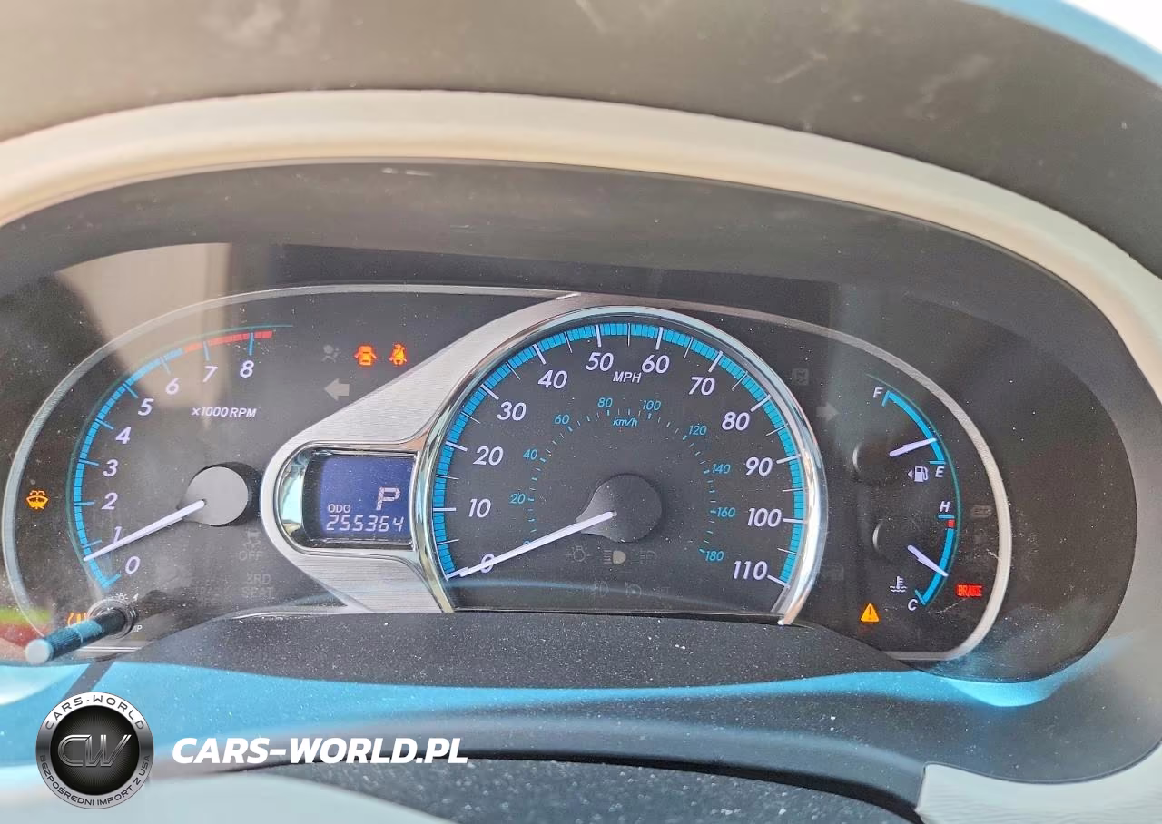 2011 Toyota Sienna Limited 7-Passenger VIN:5TDDK3DC2BS010367 - 9