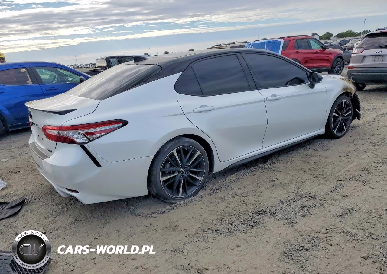 2019 Toyota Camry Xse VIN:4T1B61HK0KU249327 - 3