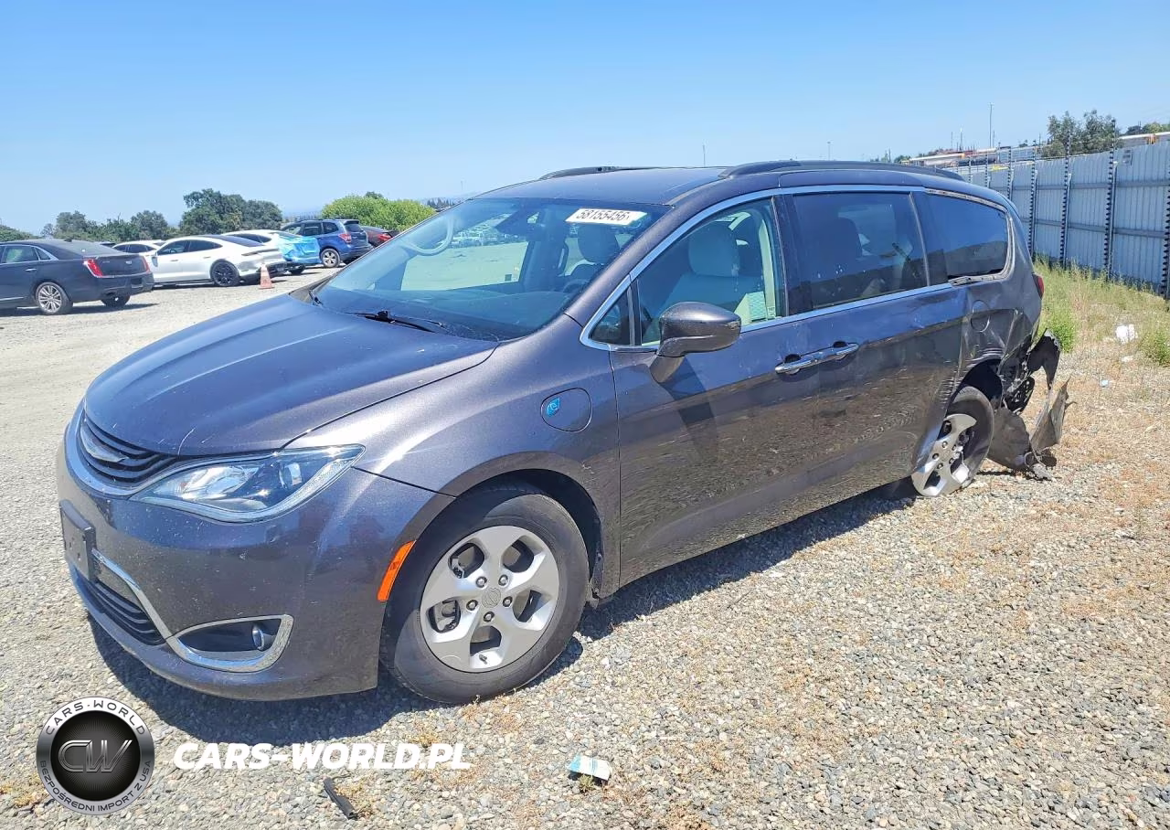 2018 Chrysler Pacifica Hybrid Touring Plus