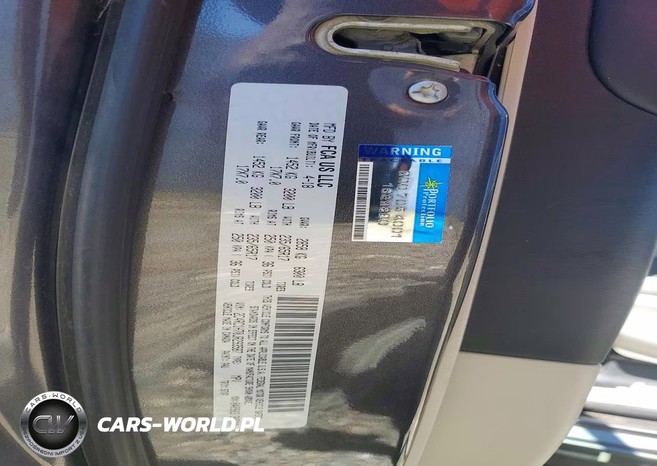 2018 Chrysler Pacifica Hybrid Touring Plus VIN:2C4RC1H70JR293587 - 13