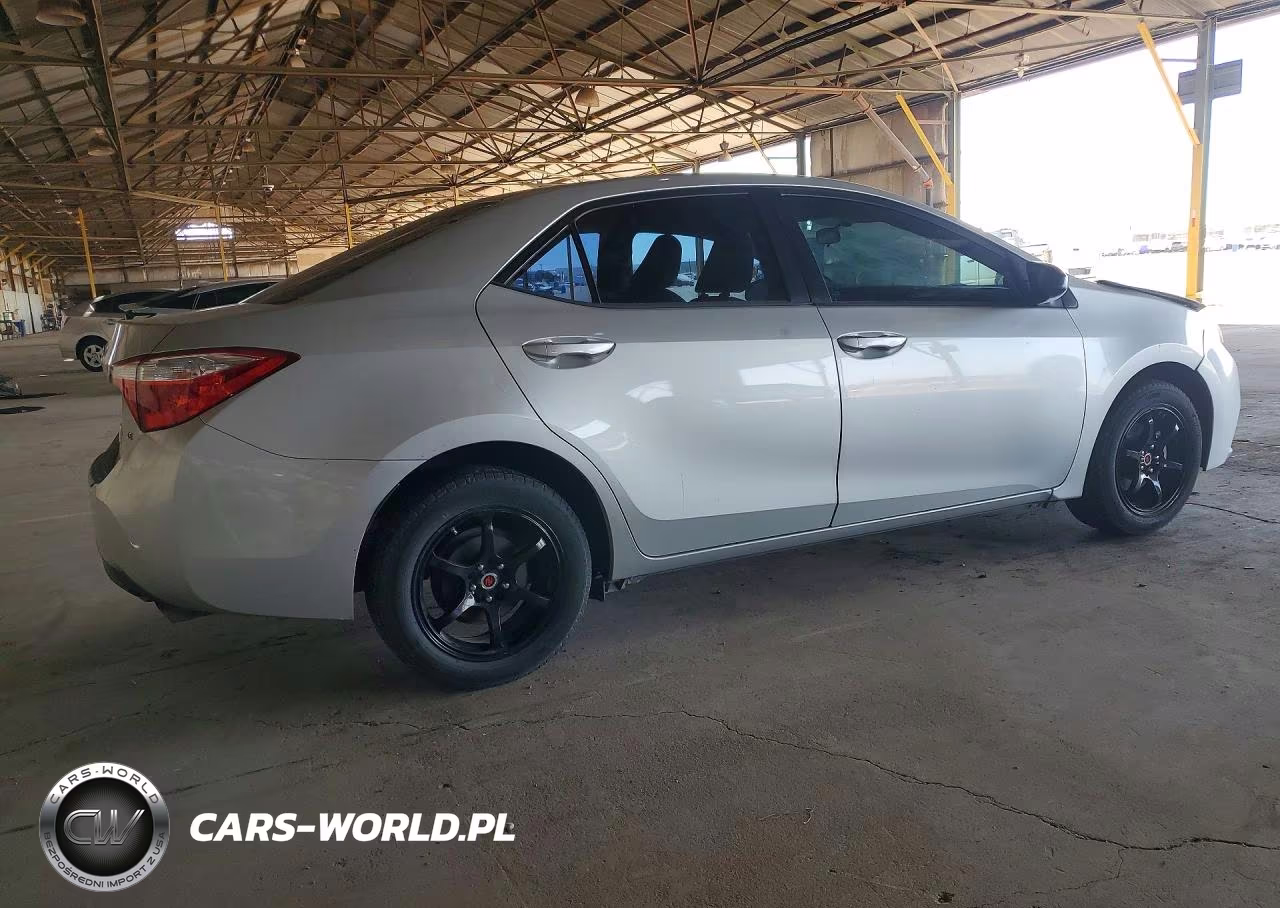 2015 Toyota Corolla Le VIN:5YFBURHE9FP279349 - 3