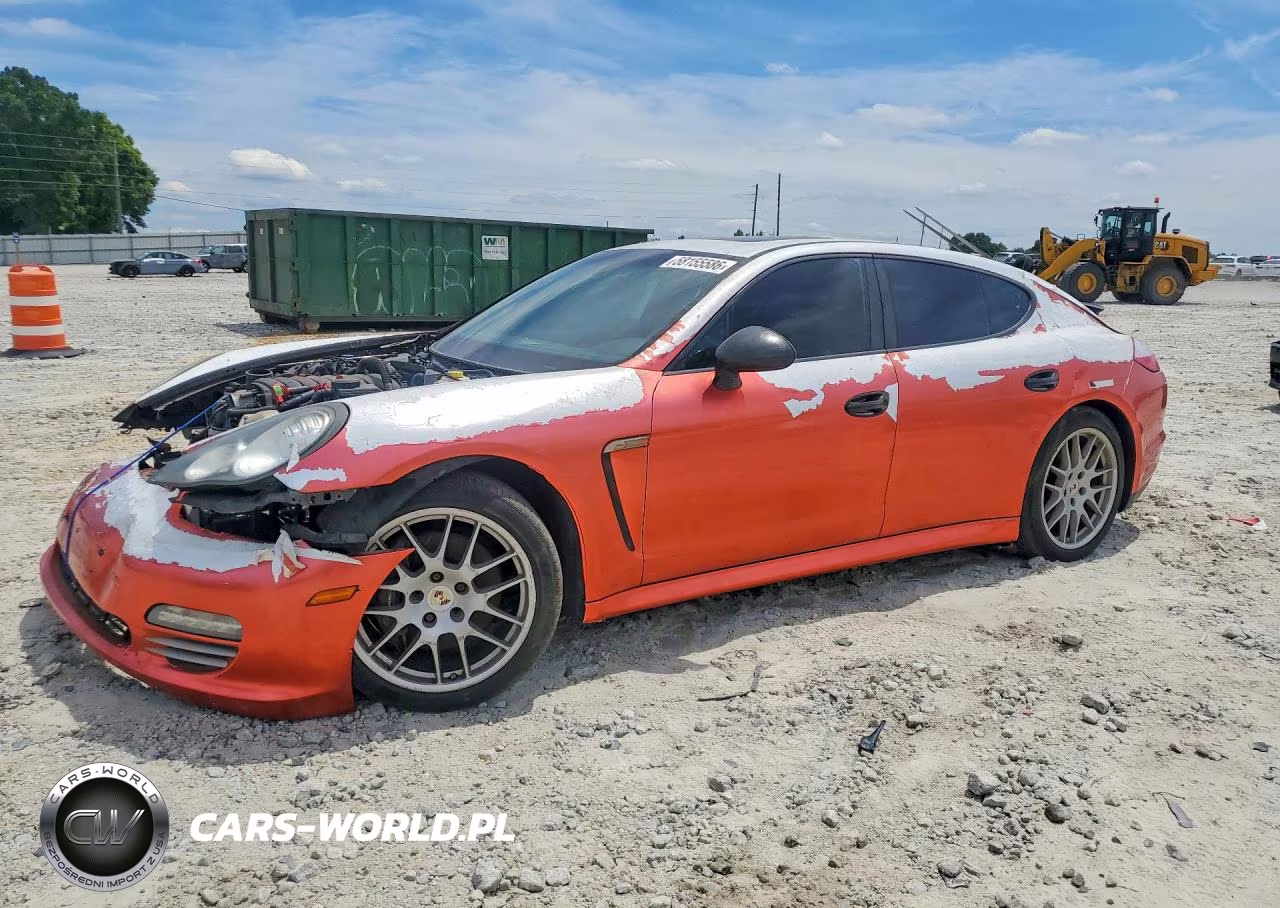 2011 Porsche Panamera 2
