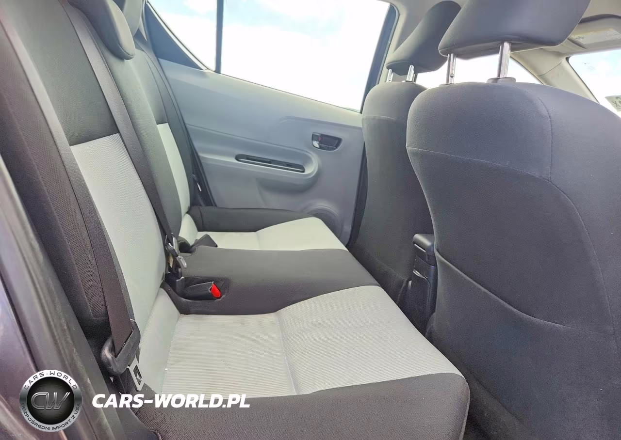 2014 Toyota Prius C Two VIN:JTDKDTB33E1060880 - 10