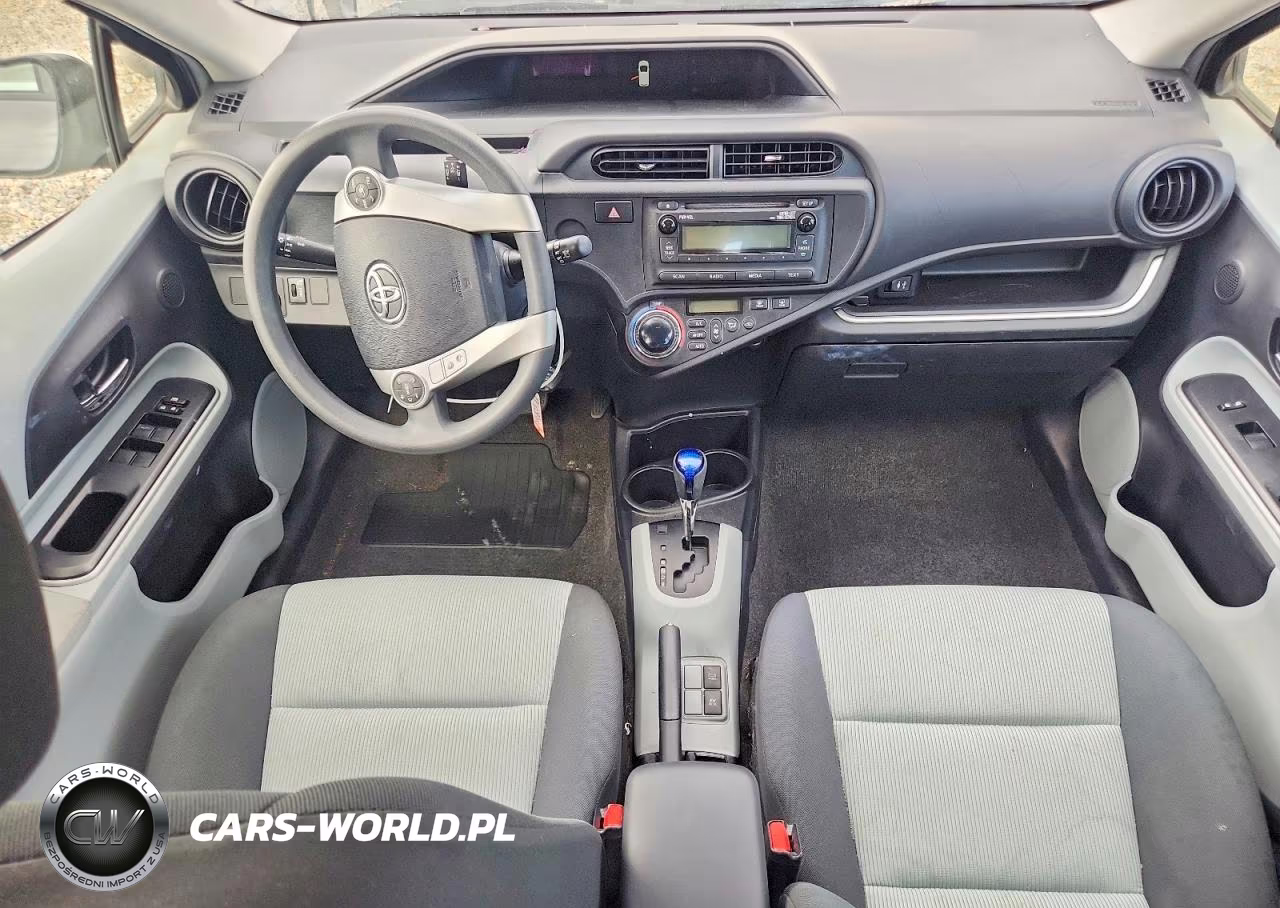 2014 Toyota Prius C Two VIN:JTDKDTB33E1060880 - 8