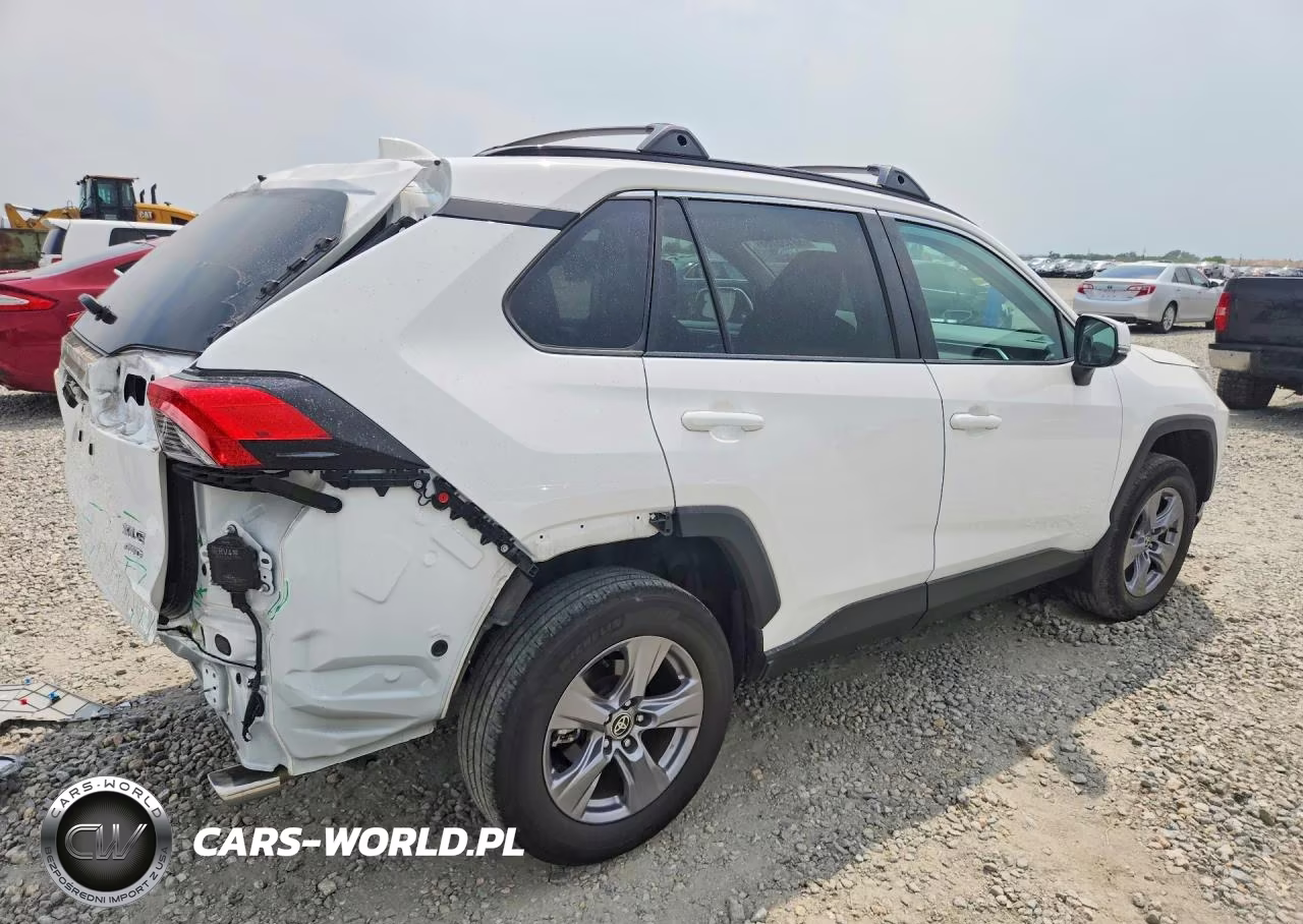 2024 Toyota Rav4 Xle VIN:2T3P1RFV7RW434346 - 3