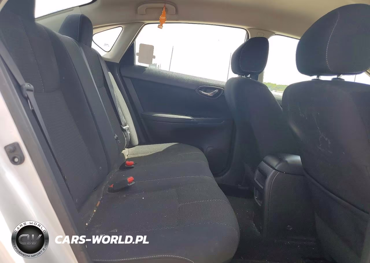 2018 Nissan Sentra S VIN:3N1AB7AP0JY211003 - 10
