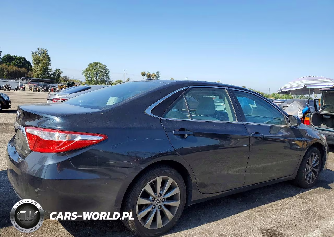 2016 Toyota Camry Xle V6 VIN:4T1BK1FKXGU030526 - 3