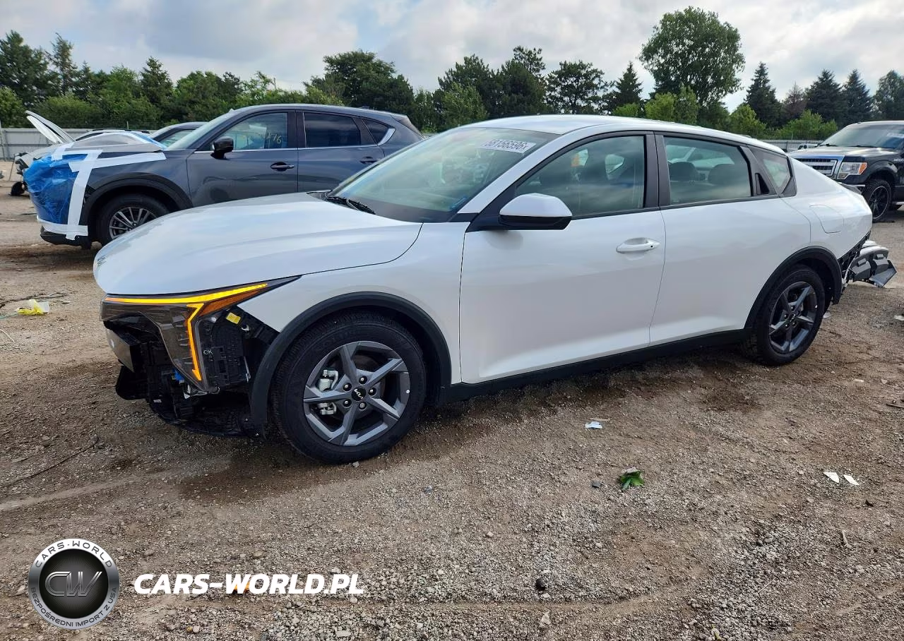 2025 Kia K4 Lxs VIN:3KPFT4DE4SE148001 - 1