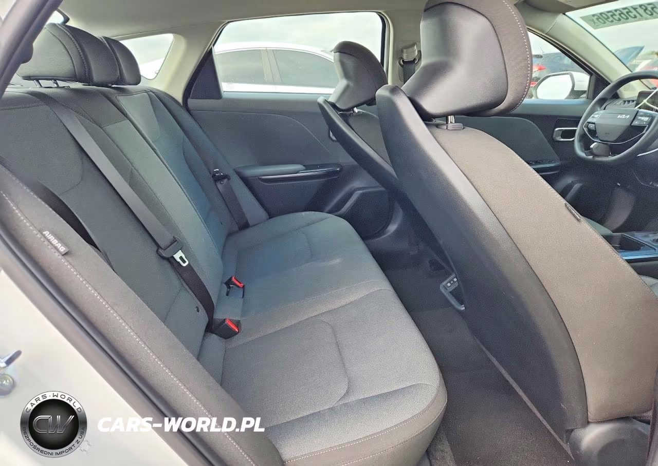 2025 Kia K4 Lxs VIN:3KPFT4DE4SE148001 - 10