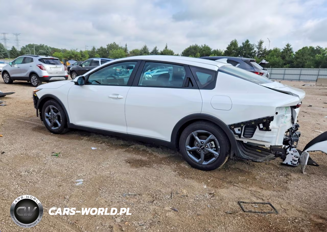 2025 Kia K4 Lxs VIN:3KPFT4DE4SE148001 - 2