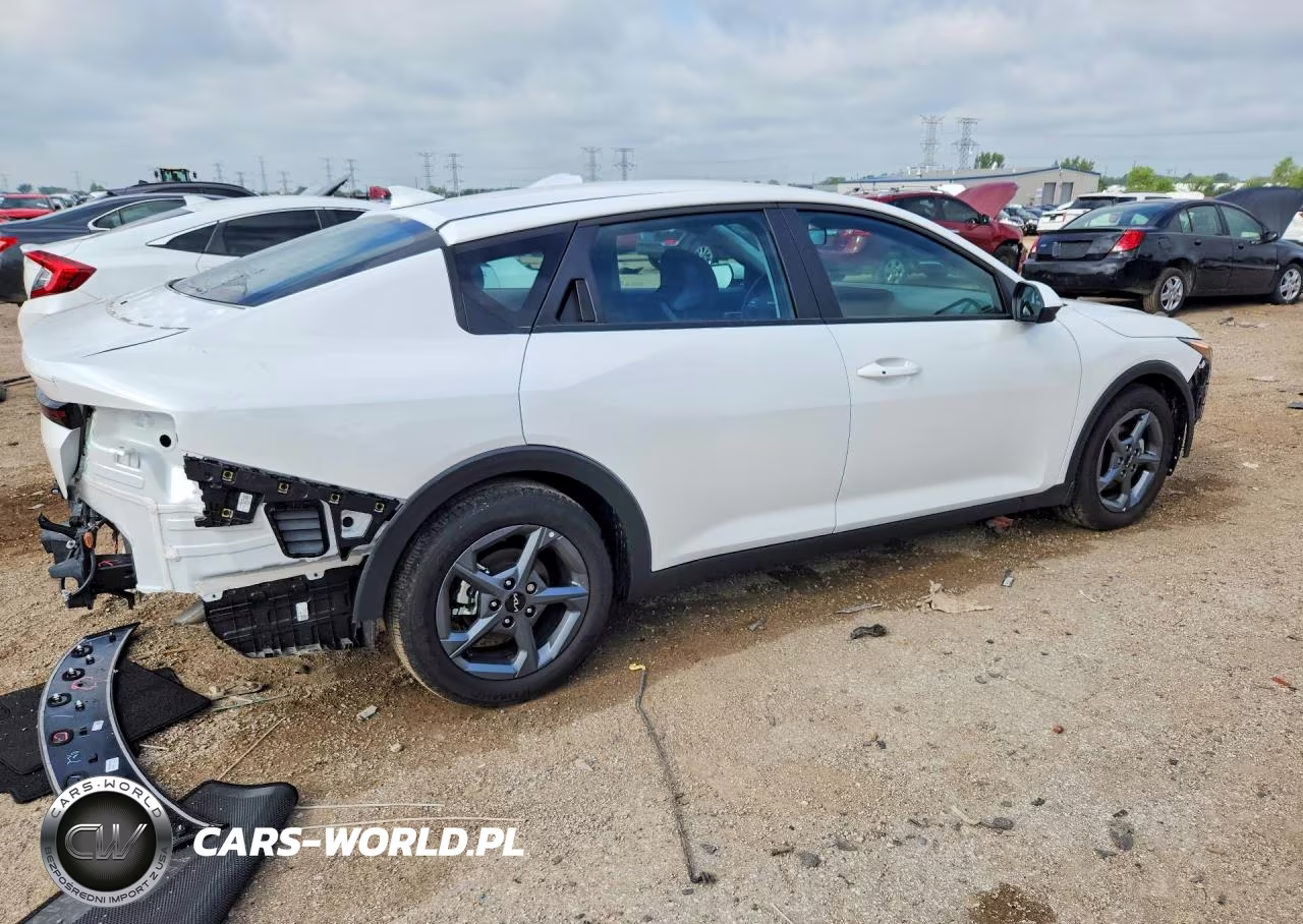 2025 Kia K4 Lxs VIN:3KPFT4DE4SE148001 - 3