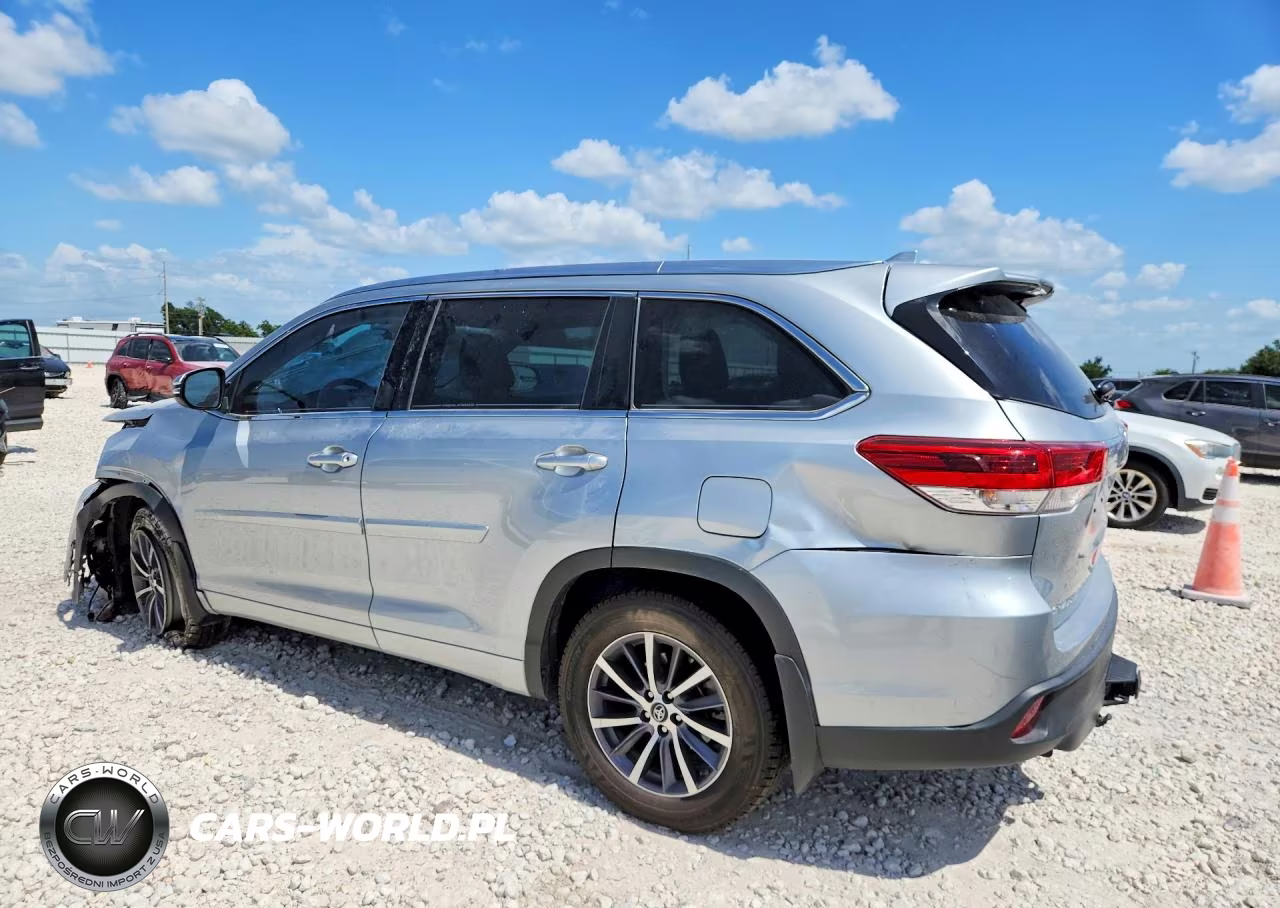 2018 Toyota Highlander Xle VIN:5TDJZRFH0JS526798 - 2